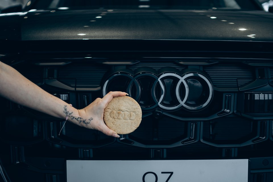 Zamów Audi Q7 i odbierz komplet opon zimowych GRATIS!